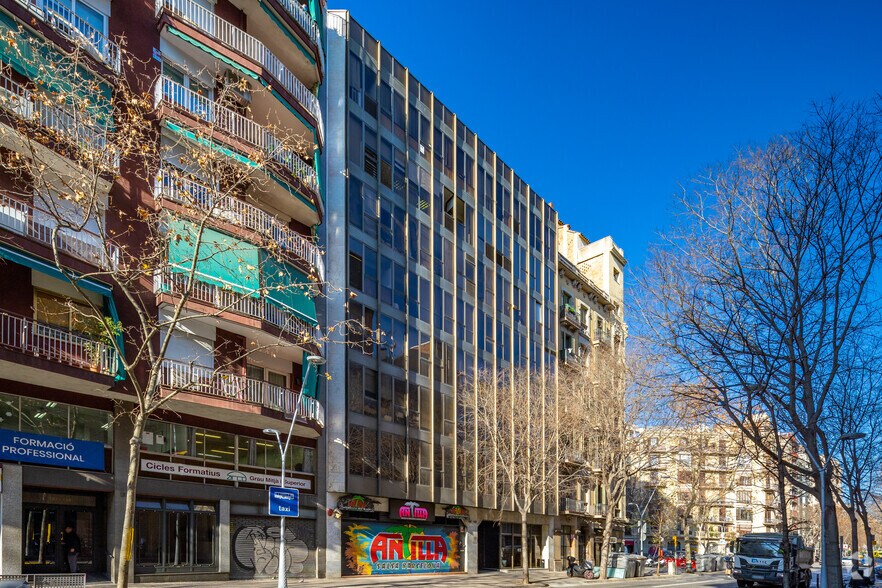 Carrer d'Aragó, 141, Barcelona, Barcelona for lease - Primary Photo - Image 1 of 5