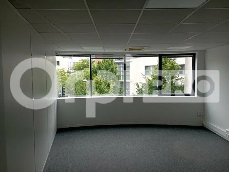 Office in Reims for lease - Interior Photo - Image 3 of 4