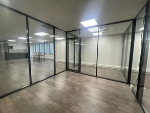 Office in Clichy for lease Interior Photo- Image 2 of 8