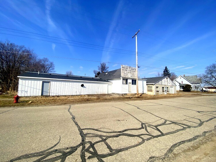 127 Railroad St, Springport, MI for sale Primary Photo- Image 1 of 1