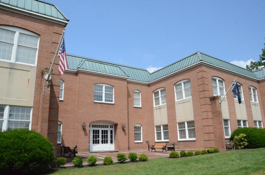 235 Alpha Dr, Pittsburgh, PA for sale - Building Photo - Image 2 of 13