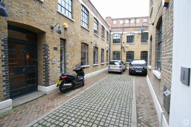 Plantain Pl, London for lease - Building Photo - Image 3 of 11