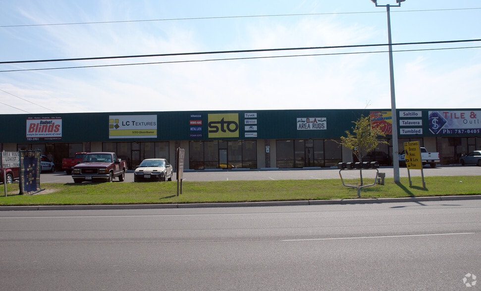1101 W Ferguson Ave, Pharr, TX for lease - Building Photo - Image 2 of 22