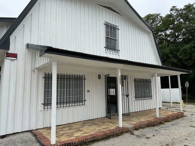 1935 Gillespie St, Fayetteville, NC for sale - Building Photo - Image 2 of 16