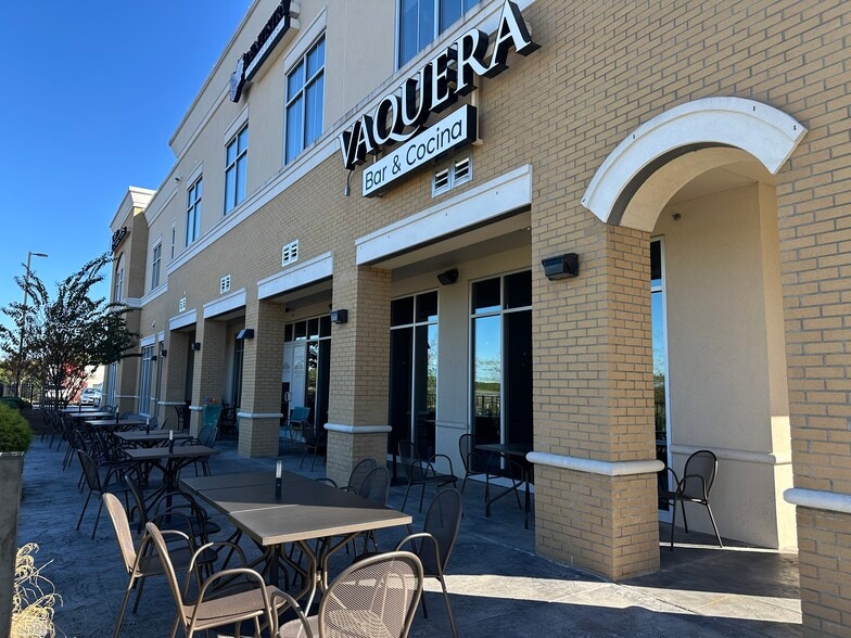 100 Pavilion Way, Southern Pines, NC for lease - Building Photo - Image 2 of 12