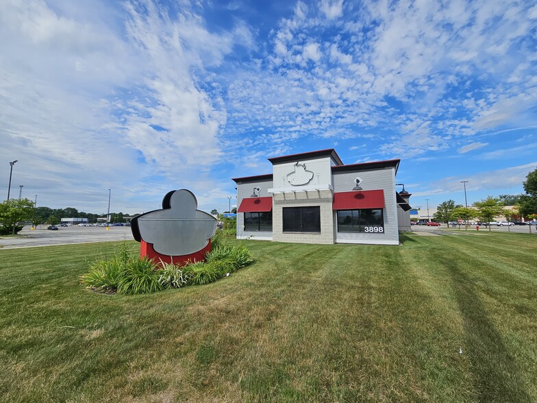 3898 State St, Bay City, MI for sale - Building Photo - Image 1 of 8