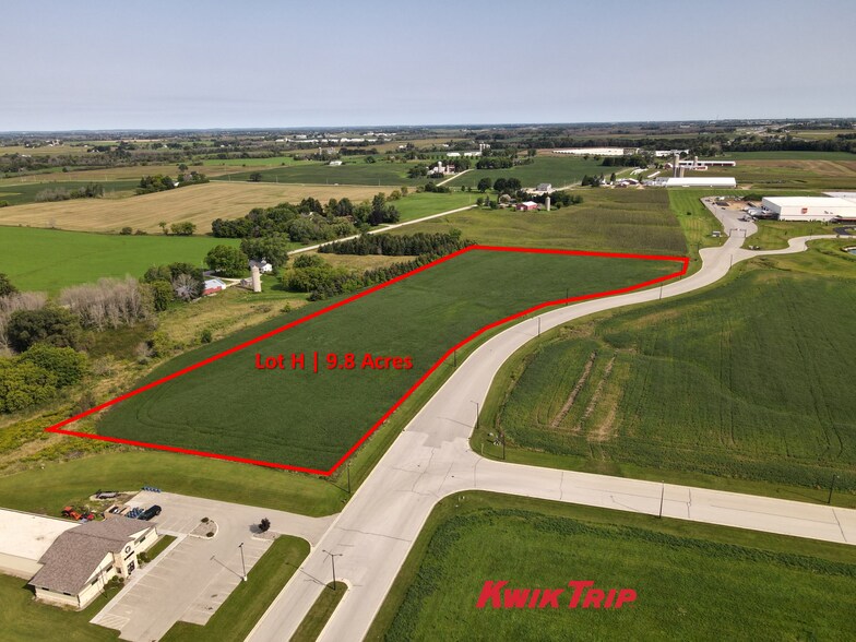 S Business Park Dr, Oostburg, WI for sale - Building Photo - Image 2 of 7