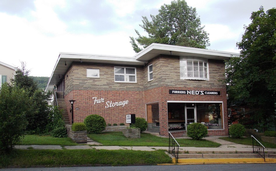 104 Center St, Jim Thorpe, PA for sale - Building Photo - Image 1 of 1