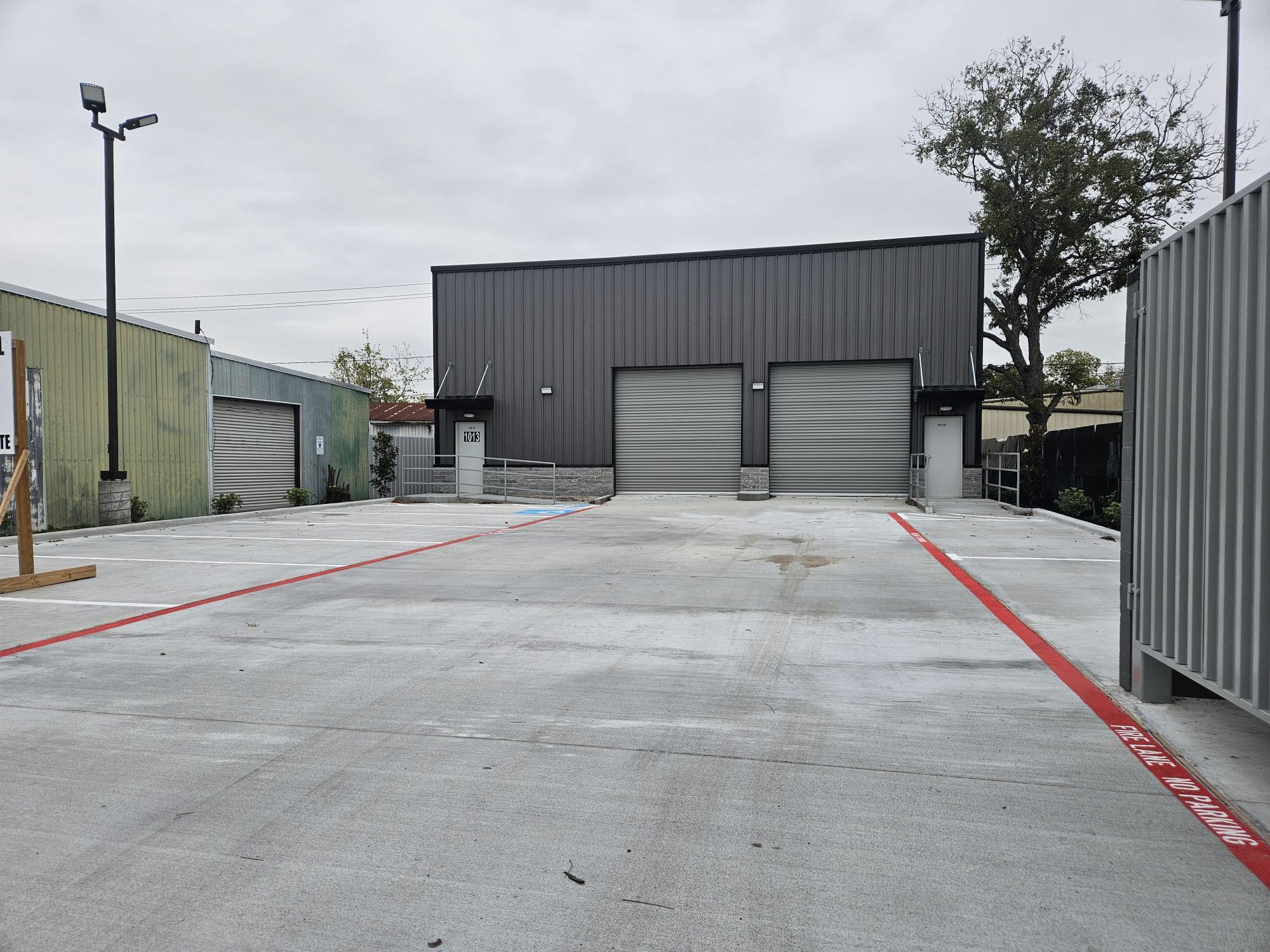 1013 Brazos St, Rosenberg, TX for lease Interior Photo- Image 1 of 11