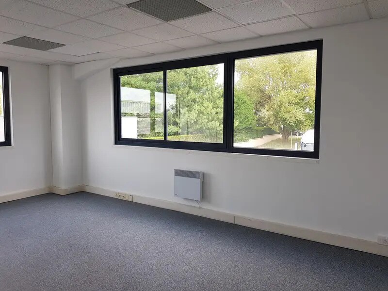 2 Rue De La Voie Gallo-Romaine, Quincy-Voisins for lease Building Photo- Image 1 of 9