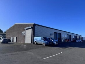 Gazelle Rd, Yeovil for lease Building Photo- Image 1 of 3