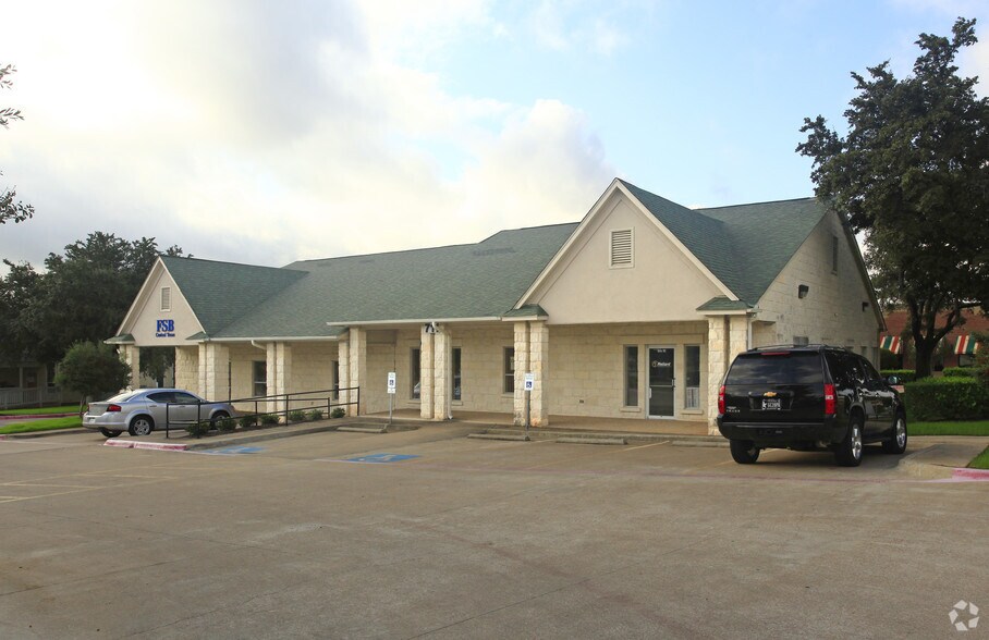 711 San Gabriel Village Blvd, Georgetown, TX for sale - Building Photo - Image 2 of 2