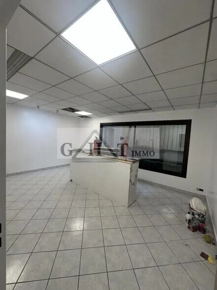 Office in Ris-Orangis for lease - Interior Photo - Image 3 of 11