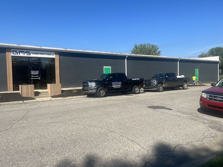 617 Walnut St, Jeffersonville, IN for lease - Building Photo - Image 1 of 16