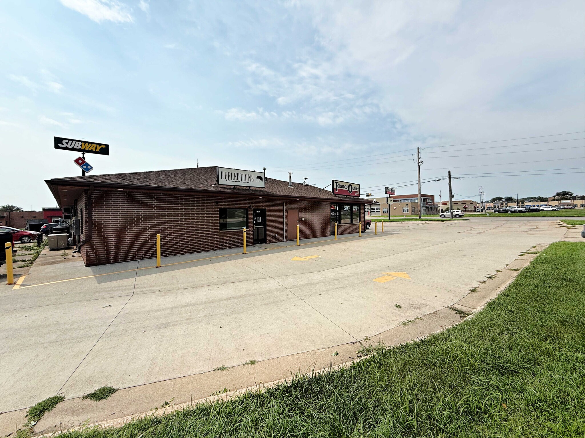 1801-1807 Laporte Rd, Waterloo, IA for lease Building Photo- Image 1 of 5
