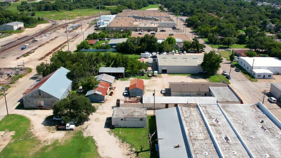 205 S Wilhite St, Cleburne, TX 76031 portfolio of 3 properties for sale on LoopNet.com - Commercial Listing Video - Image 2 of 43