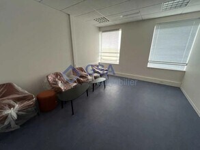 Office in Lieusaint for lease Interior Photo- Image 1 of 8