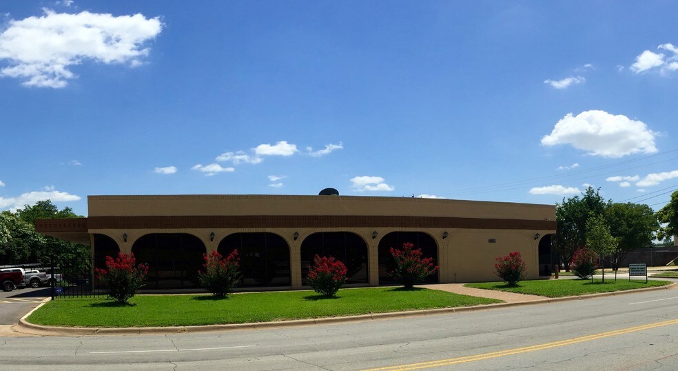 800 E Border St, Arlington, TX for sale - Primary Photo - Image 1 of 1