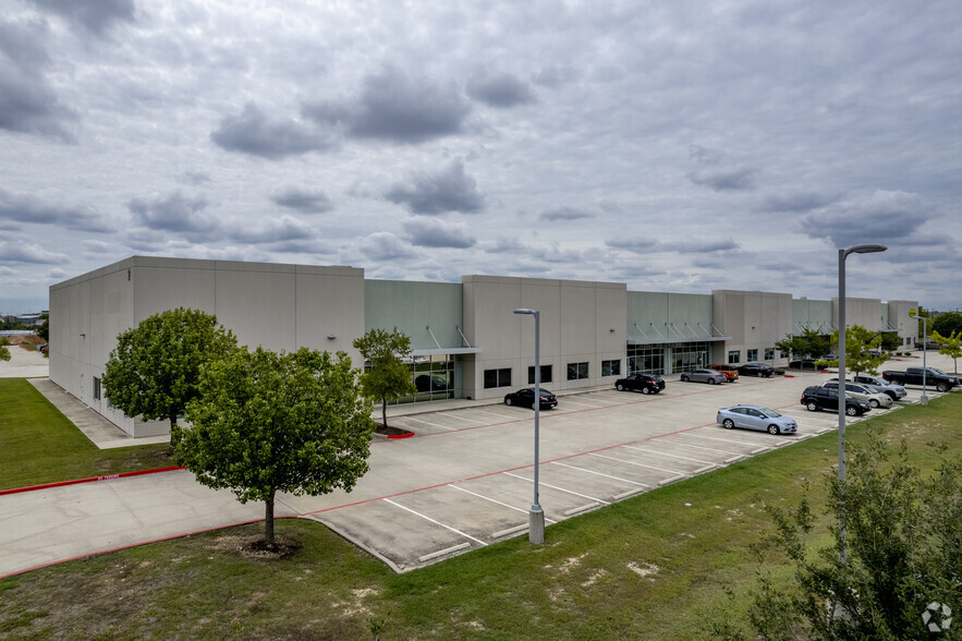 1600 Clovis Barker Rd, San Marcos, TX for lease - Primary Photo - Image 1 of 5