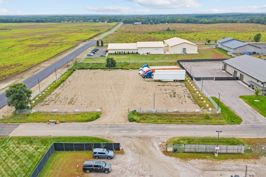 20013 Edison cir, Clearwater, MN for sale - Building Photo - Image 1 of 11