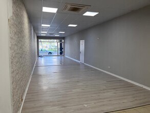 Retail in Palamós, Gerona for lease Interior Photo- Image 2 of 10