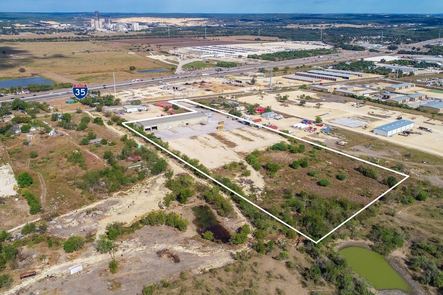 8163 Old Bastrop Rd, New Braunfels, TX for sale - Building Photo - Image 1 of 29