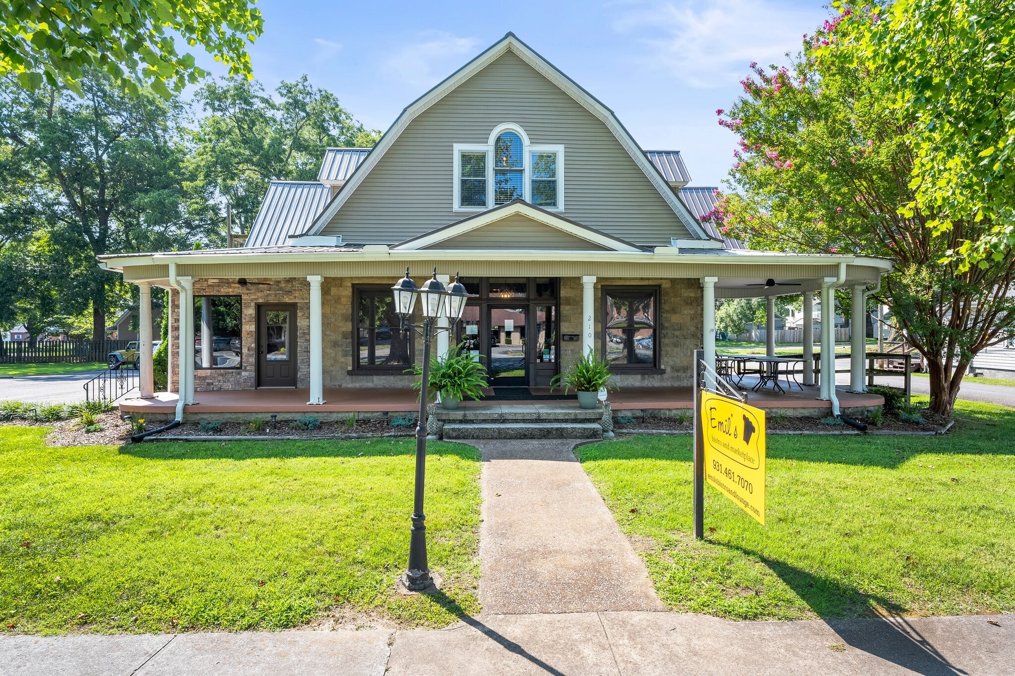 210 E Lincoln St, Tullahoma, TN for sale Building Photo- Image 1 of 26