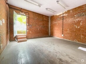 Retail in Valdemoro, Madrid for lease Interior Photo- Image 2 of 5