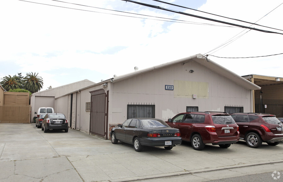 110 Hegenberger Loop, Oakland, CA for sale - Building Photo - Image 1 of 6