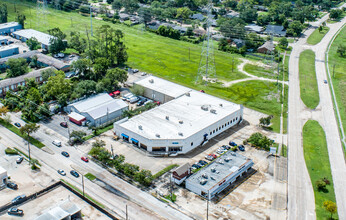 3300 E TC Jester Blvd, Houston, TX for lease Building Photo- Image 2 of 3