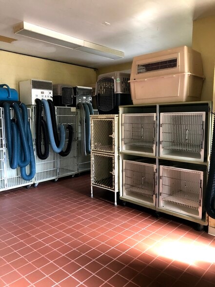 1 & 21 Krakow St, Derby CT portfolio of 2 properties for sale on LoopNet.com - Interior Photo - Image 3 of 26