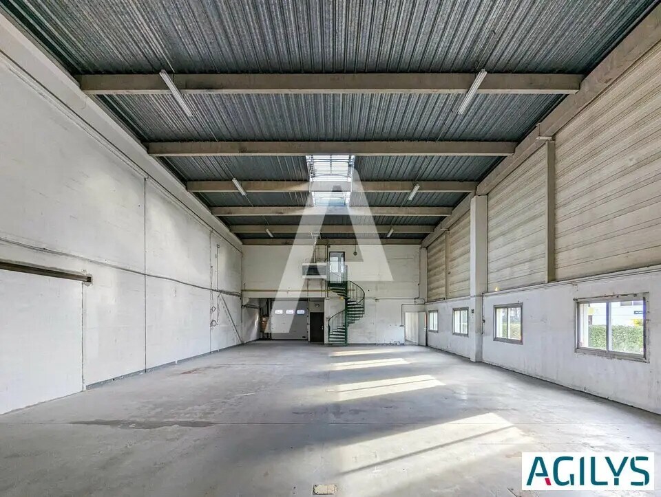 Flex in Les Ulis for lease Interior Photo- Image 1 of 10