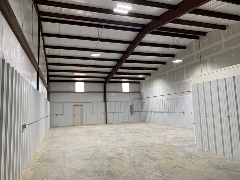 4004 Williamson Rd, Crowley, TX for lease - Building Photo - Image 2 of 7