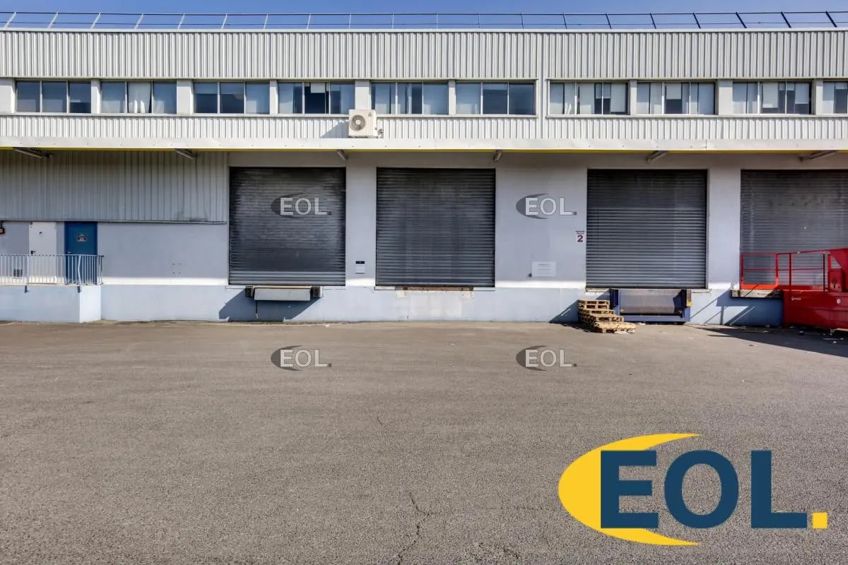 Industrial in Goussainville for lease Building Photo- Image 1 of 17