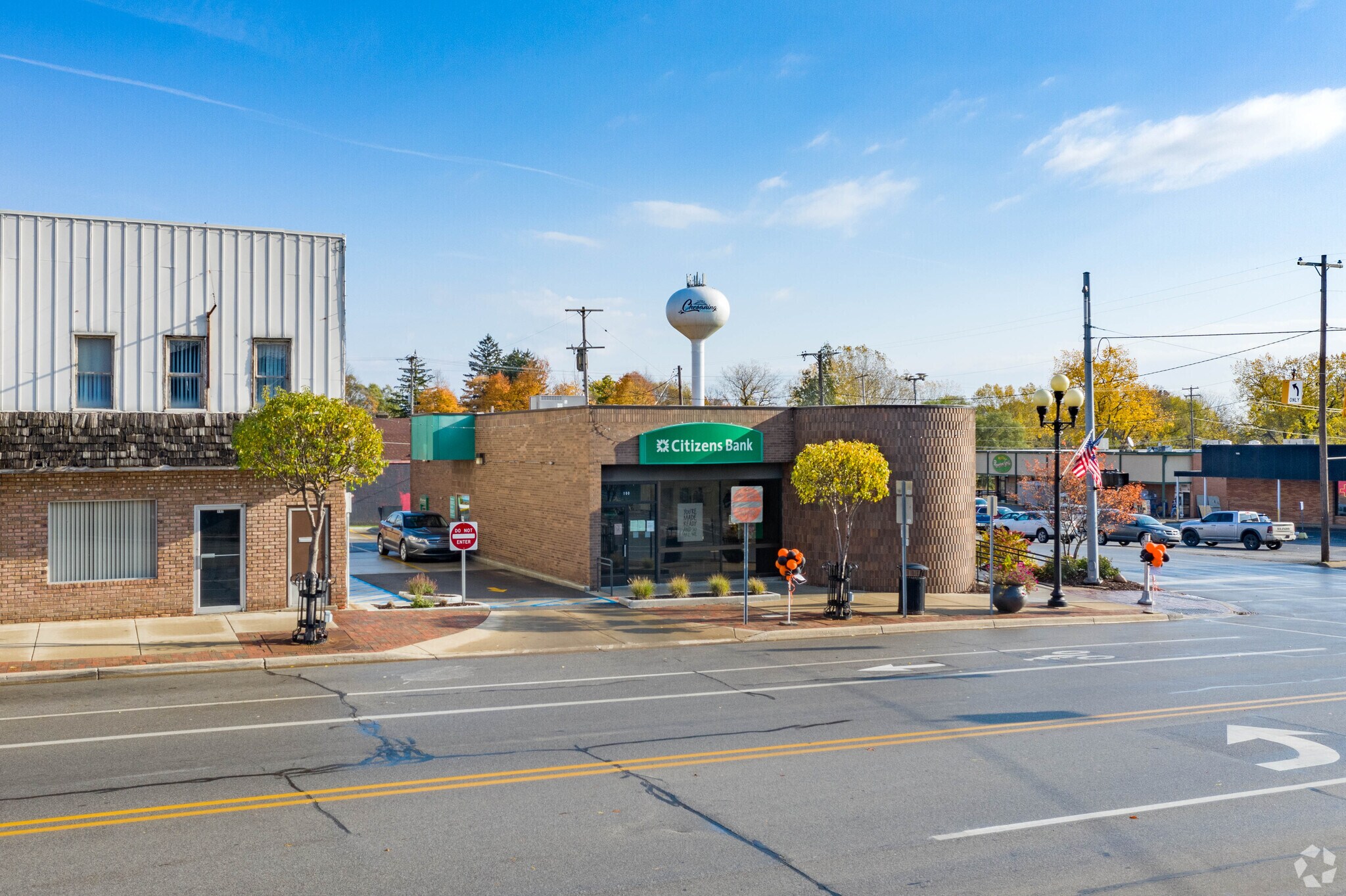 100 W Broad St, Chesaning, MI 48616