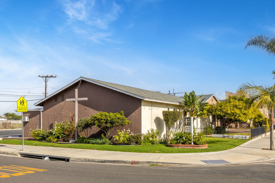 7751 Glencoe Dr, Huntington Beach, CA for sale - Building Photo - Image 2 of 5