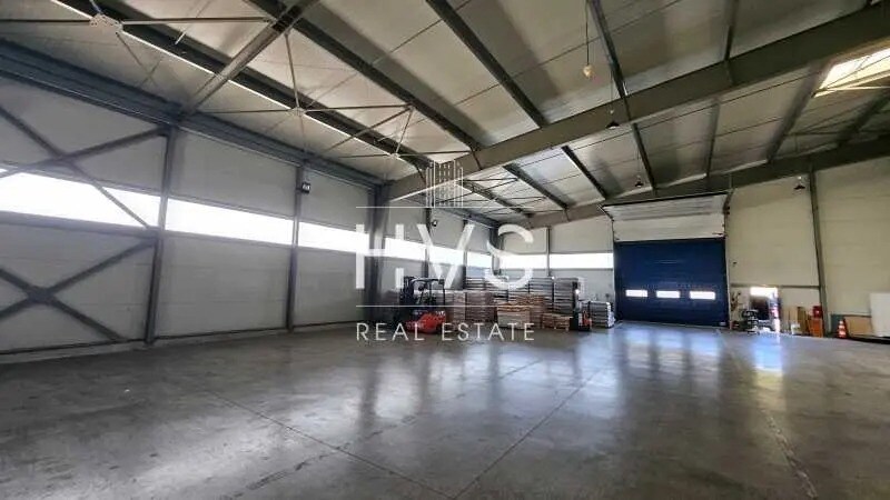 Flex in Les Pennes-Mirabeau for lease Interior Photo- Image 1 of 2