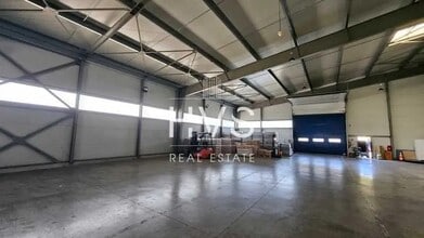 Flex in Les Pennes-Mirabeau for lease Interior Photo- Image 1 of 2