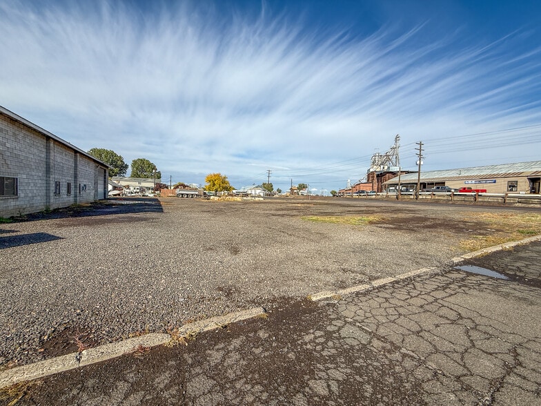 937 NW Beaver St, Prineville, OR for sale - Building Photo - Image 2 of 12