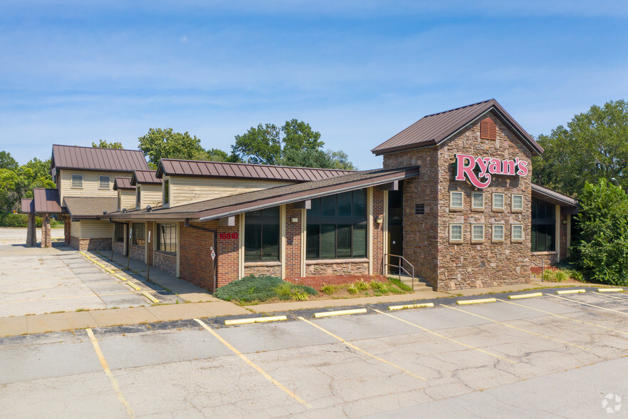 10810 W 75th St, Shawnee, KS for sale - Building Photo - Image 3 of 4