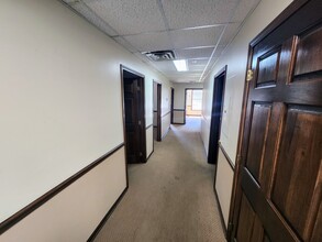 2110 Kanawha Blvd E, Charleston, WV for lease Interior Photo- Image 2 of 7