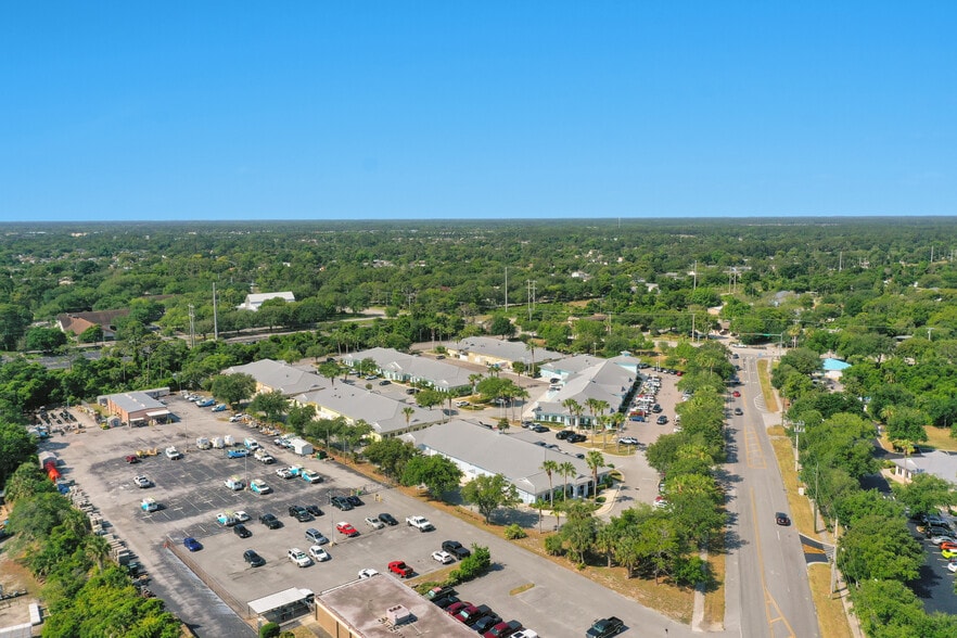 4645 Clyde Morris Blvd, Port Orange, FL for lease - Building Photo - Image 3 of 9