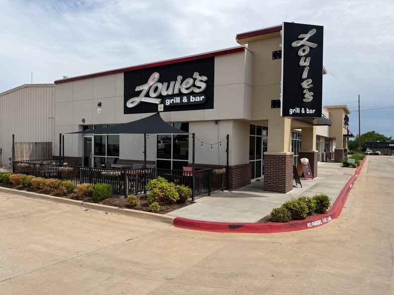 6003-6007 SE 15th St, Midwest City, OK for sale - Building Photo - Image 2 of 9