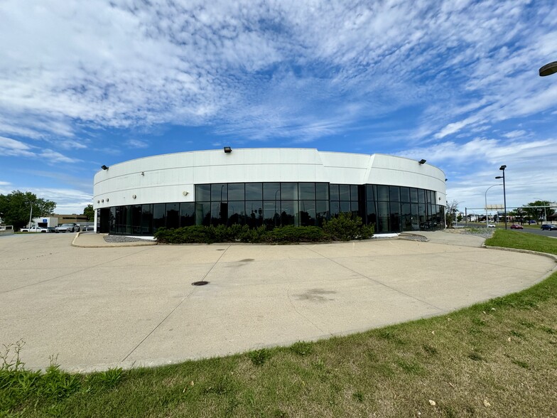 17250 Stony Plain Rd, Edmonton, AB for sale - Building Photo - Image 1 of 8