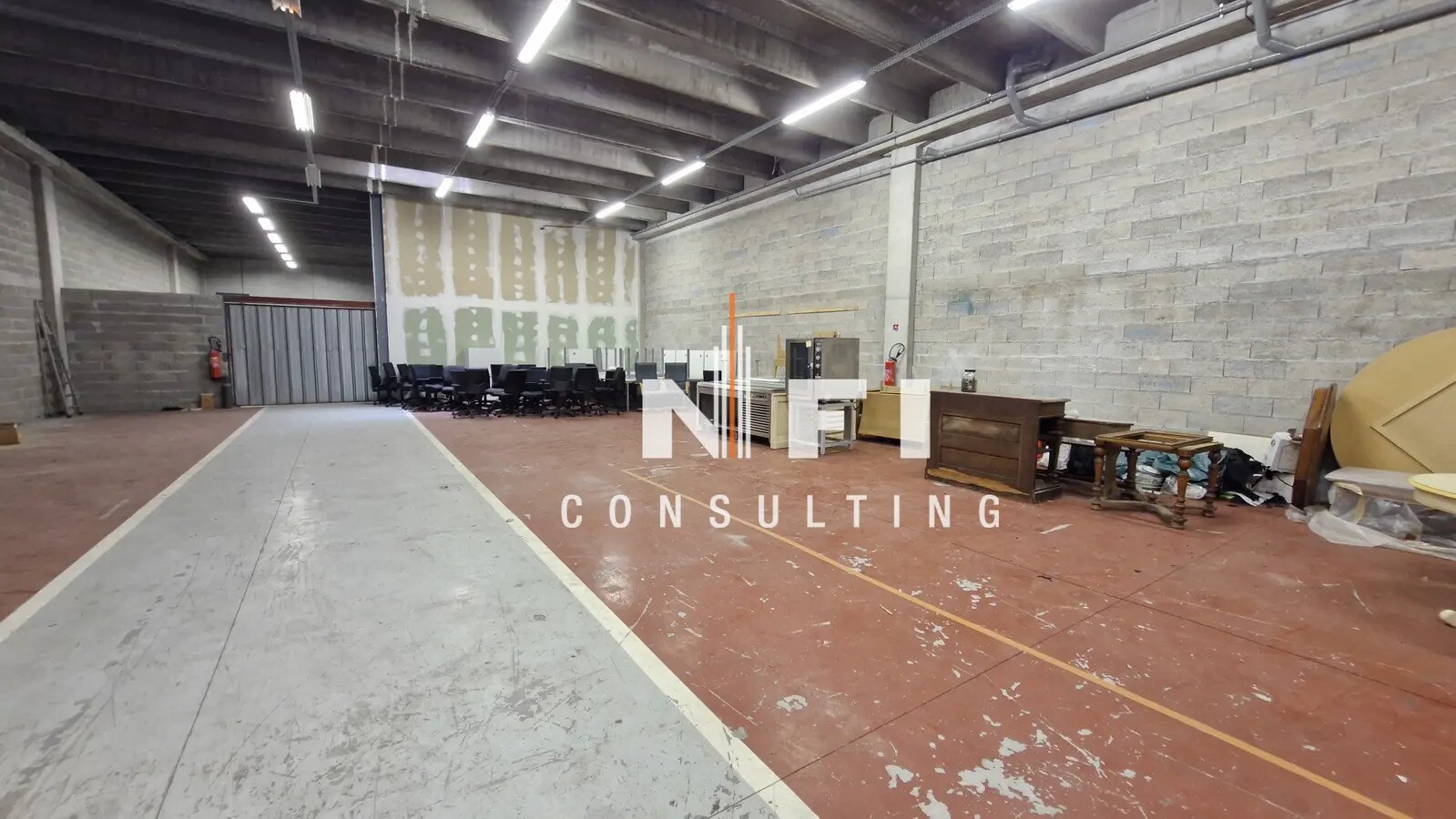 Flex in Vallauris for lease Interior Photo- Image 1 of 4