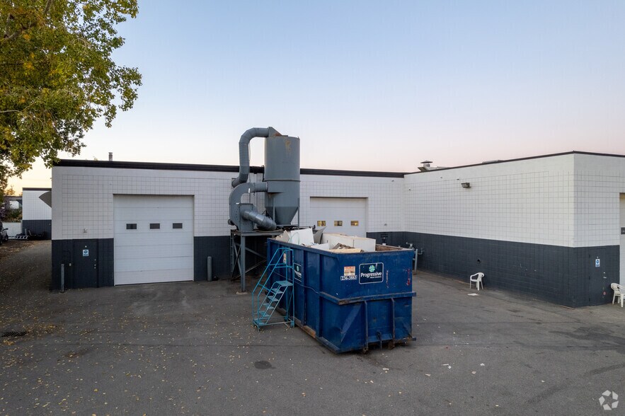 1122 40th Ave NE, Calgary, AB for lease - Building Photo - Image 3 of 3