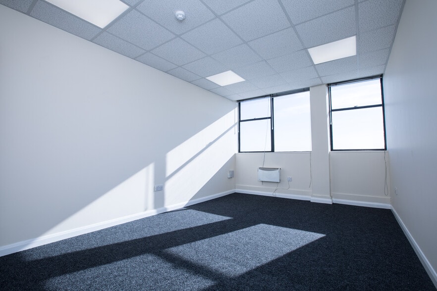 Rankine Rd, Basingstoke for lease - Building Photo - Image 1 of 5