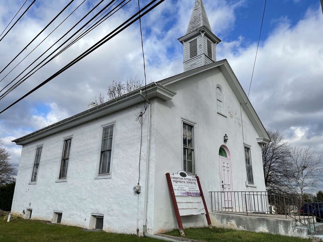 528 N Lewis Rd, Royersford, PA for sale Primary Photo- Image 1 of 1