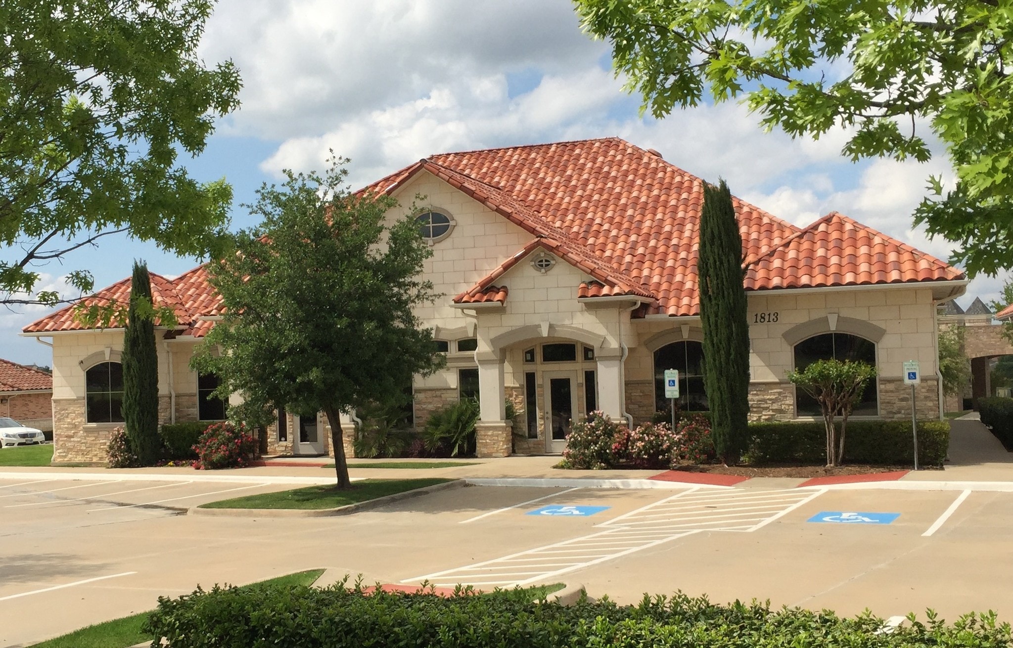 1813 Golden Trail Ct, Carrollton, TX for lease Building Photo- Image 1 of 7