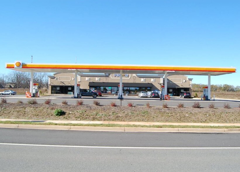915 Lake Joy Rd, Warner Robins, GA for lease - Building Photo - Image 2 of 3